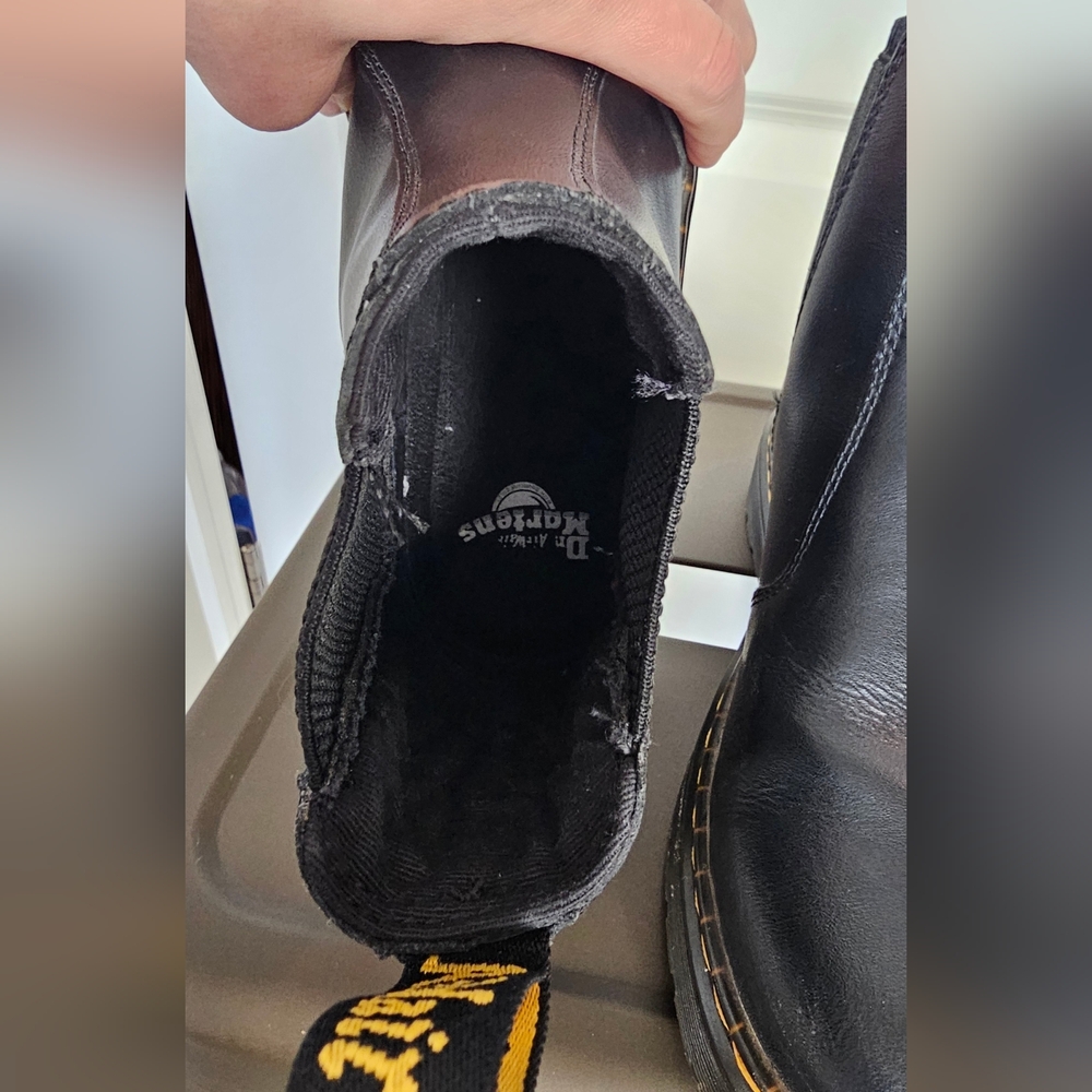 Dr. Martens Dorian Chelsea Boots Black Leather Pull On Women's Size 7 EU 38 - Picture 7 of 11